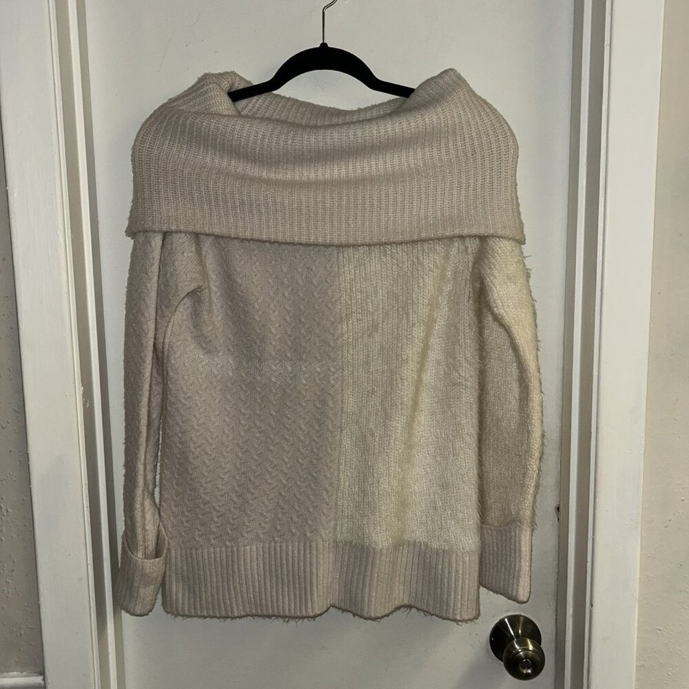 Christian Siriano Ivory Wool Acrylic Blend Cowl Neck Chic Sweater Size Medium - Picture 2 of 8
